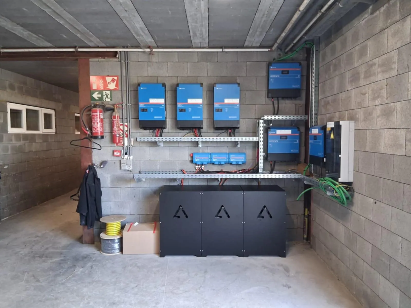 Système batterie et onduleur installé